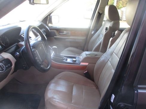 Used 2010 Land Rover Range Rover Sport HSE LUX image 13