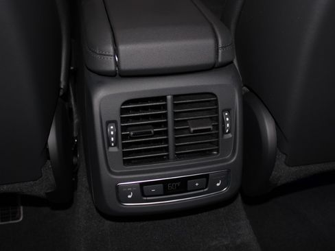 Used 2023 Audi e-tron GT Premium Plus image 43