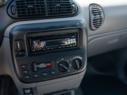 Used 1998 Plymouth Grand Voyager SE image 11