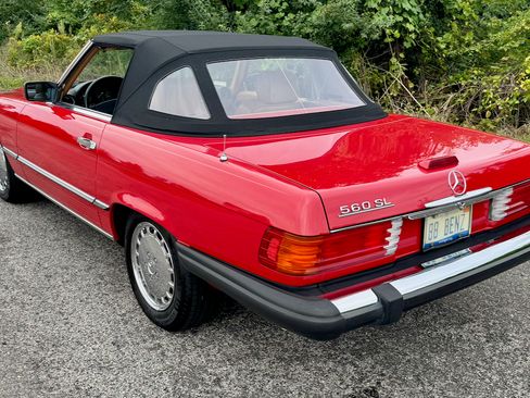 Used 1988 Mercedes-Benz 560 SL UNAVAIL image 10