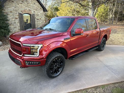 Used 2019 Ford F150 Lariat image 1