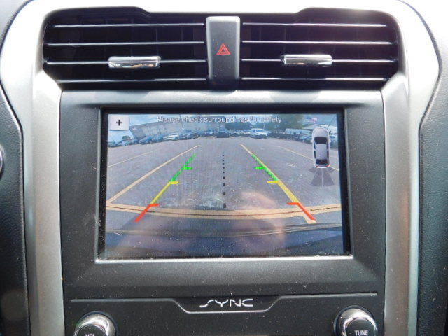 Used 2019 Ford Fusion SE FWD image 16