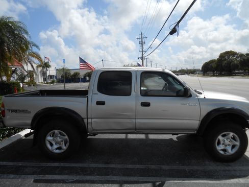 Used 2002 Toyota Tacoma PreRunner image 7