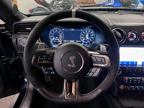 Used 2021 Ford Mustang Shelby GT500 w/ Carbon Fiber Track Pack image 24