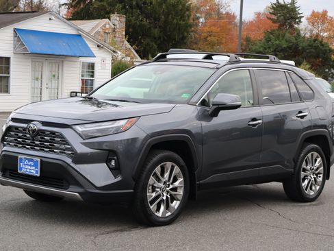 Used 2022 Toyota RAV4 Limited image 3