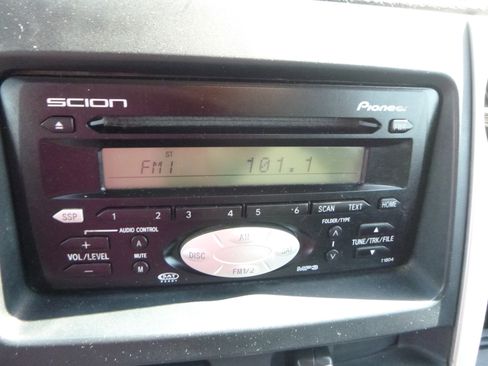 Used 2005 Scion xB image 28