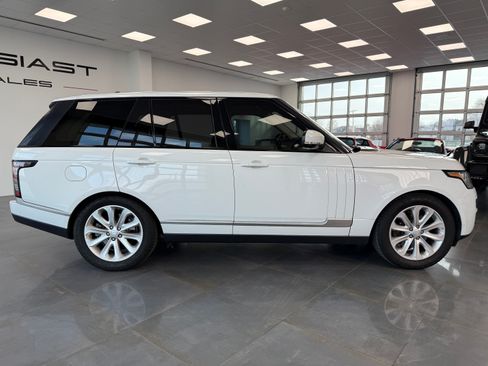 Used 2016 Land Rover Range Rover HSE image 3