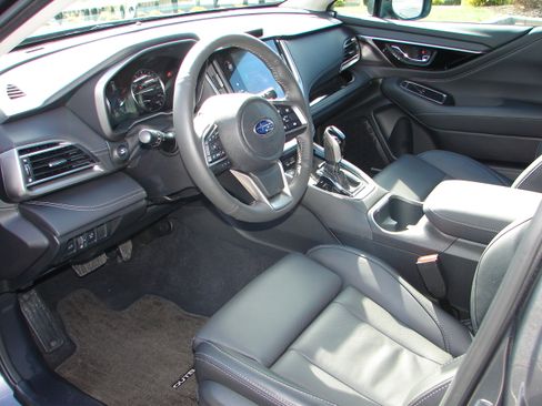 Used 2025 Subaru Outback Limited image 5