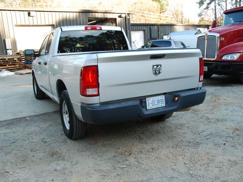 Used 2016 RAM 1500 ST image 9