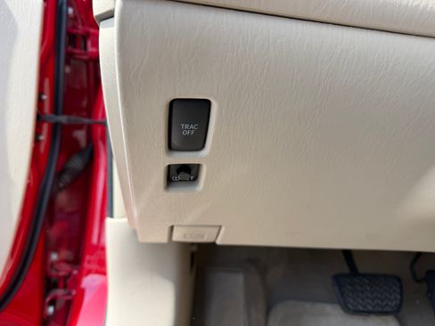 Used 2006 Toyota Solara SLE image 8