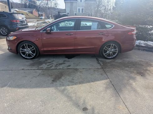 Used 2013 Ford Fusion Titanium image 2