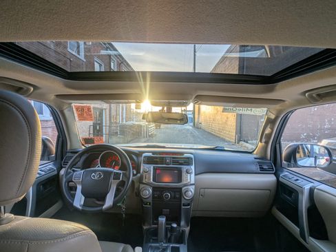 Used 2012 Toyota 4Runner SR5 Premium image 10