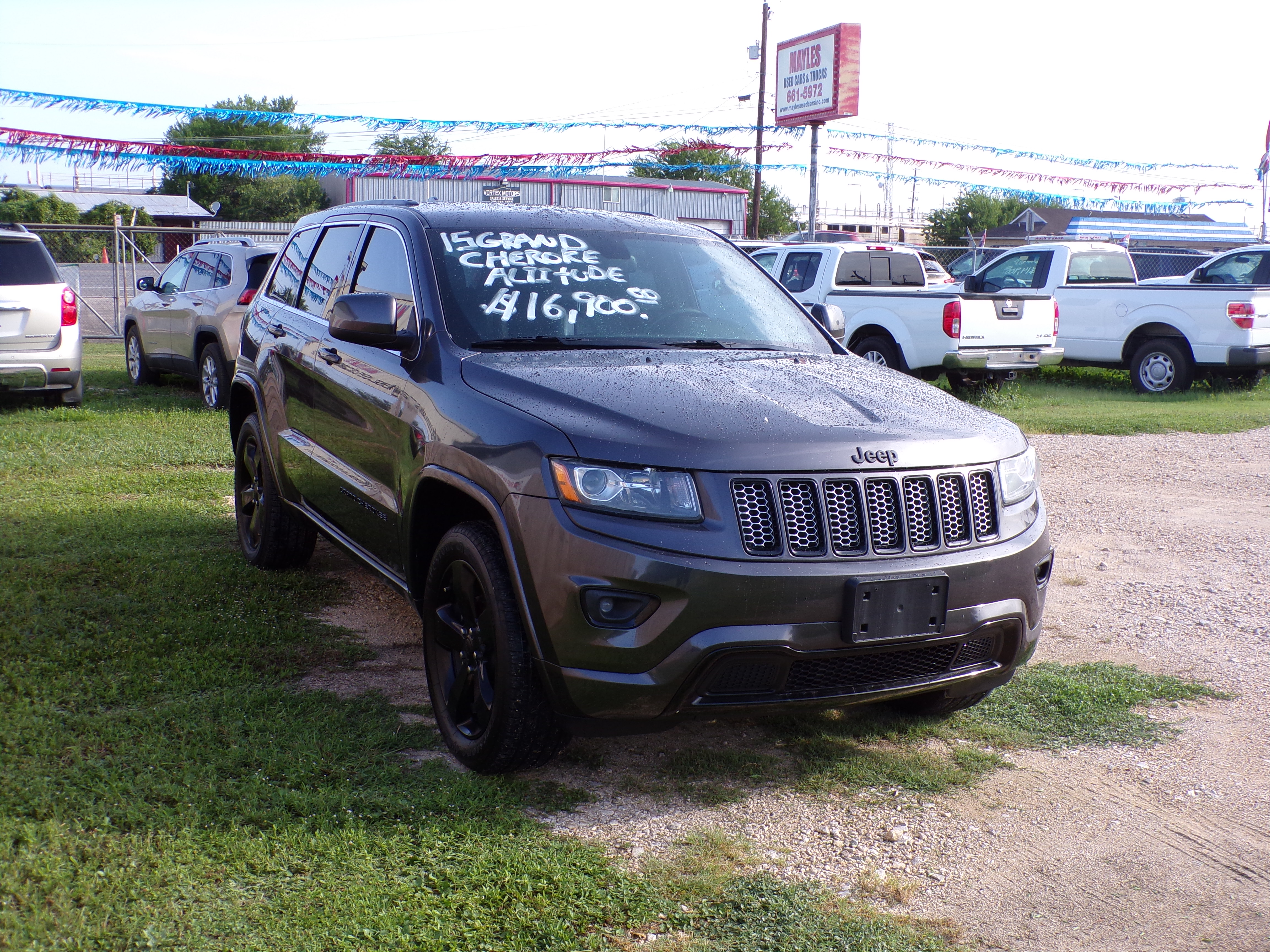 Used 2015 Jeep Grand Cherokee Altitude RWD image 5