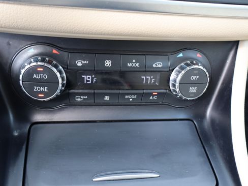 Used 2014 Mercedes-Benz CLA 250 image 29