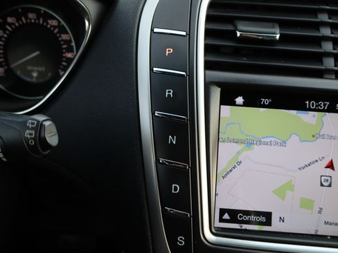 Used 2016 Lincoln MKX Reserve image 24