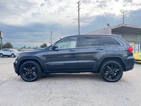 Used 2012 Jeep Grand Cherokee Altitude image 3