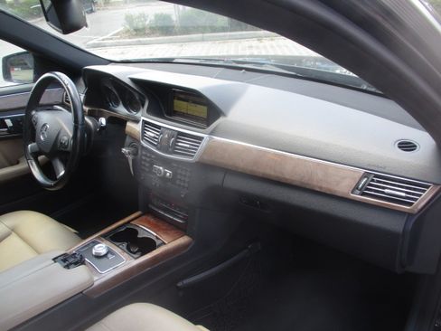 Used 2011 Mercedes-Benz E 350 image 16