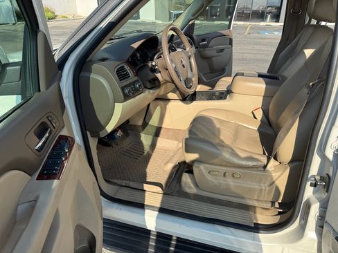 Used 2011 GMC Yukon XL SLT image 15