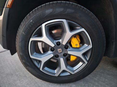 Used 2022 Rivian R1T Launch Edition image 37