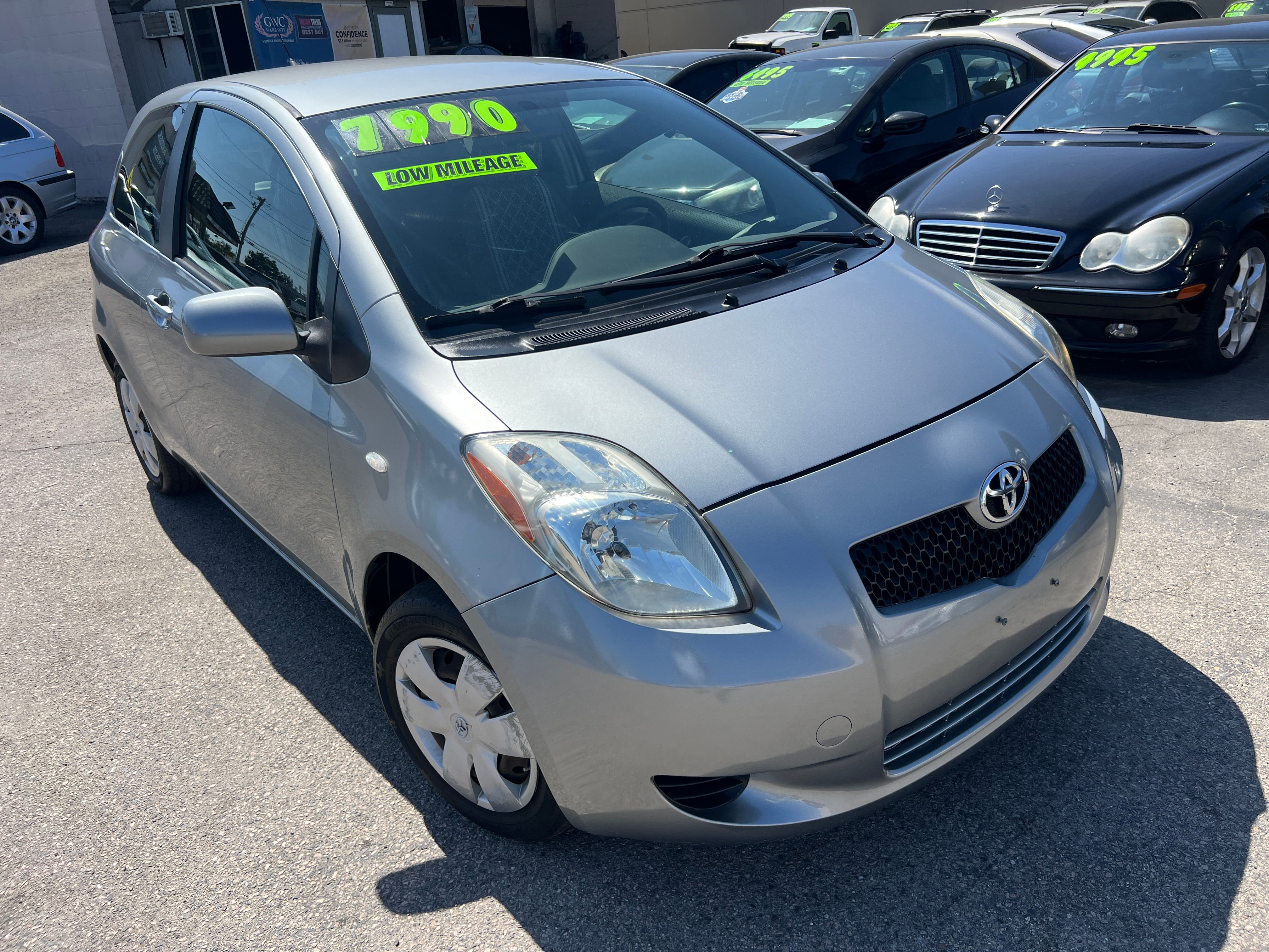 Used 2008 Toyota Yaris 2-Door Hatchback FWD image 2