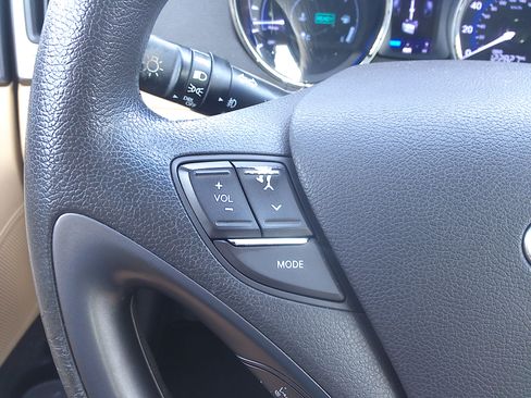 Used 2012 Hyundai Sonata Blue image 26