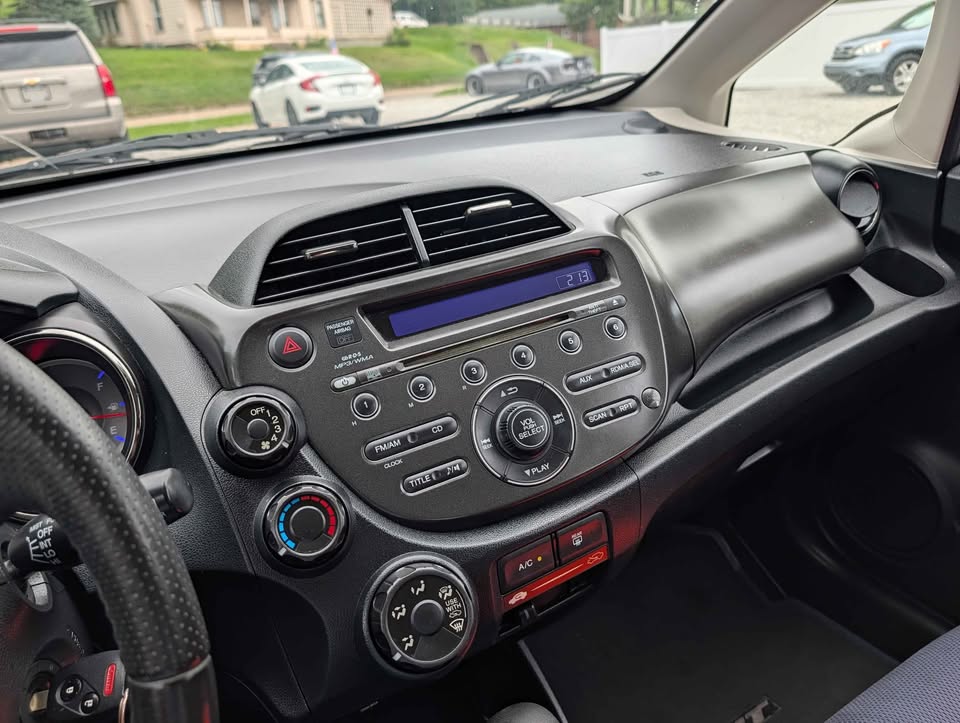 Used 2013 Honda Fit Sport image 10