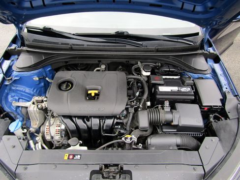 Used 2020 Hyundai Elantra SE Sedan FWD image 16