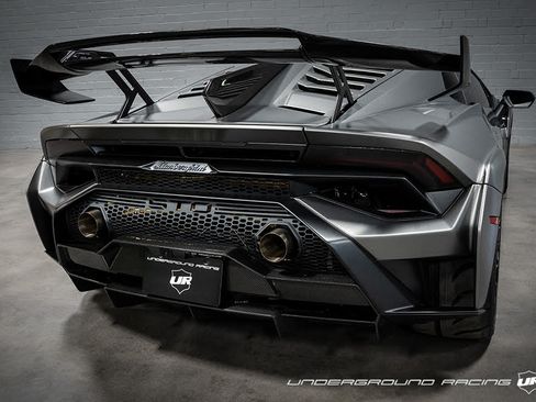 Used 2021 Lamborghini Huracan STO image 7