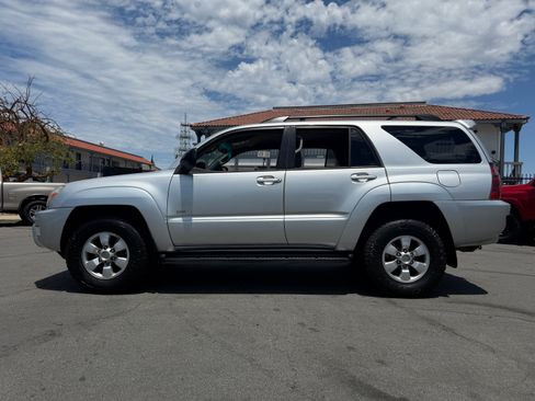 Used 2004 Toyota 4Runner 2WD SR5 V8 image 2