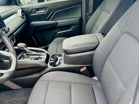 Used 2025 Chevrolet Colorado image 10