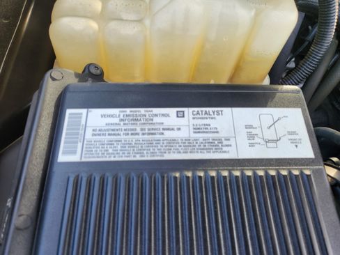 Used 2005 Chevrolet Avalanche LT image 16