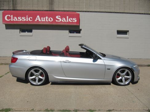 Used 2013 BMW 335i Convertible RWD image 12