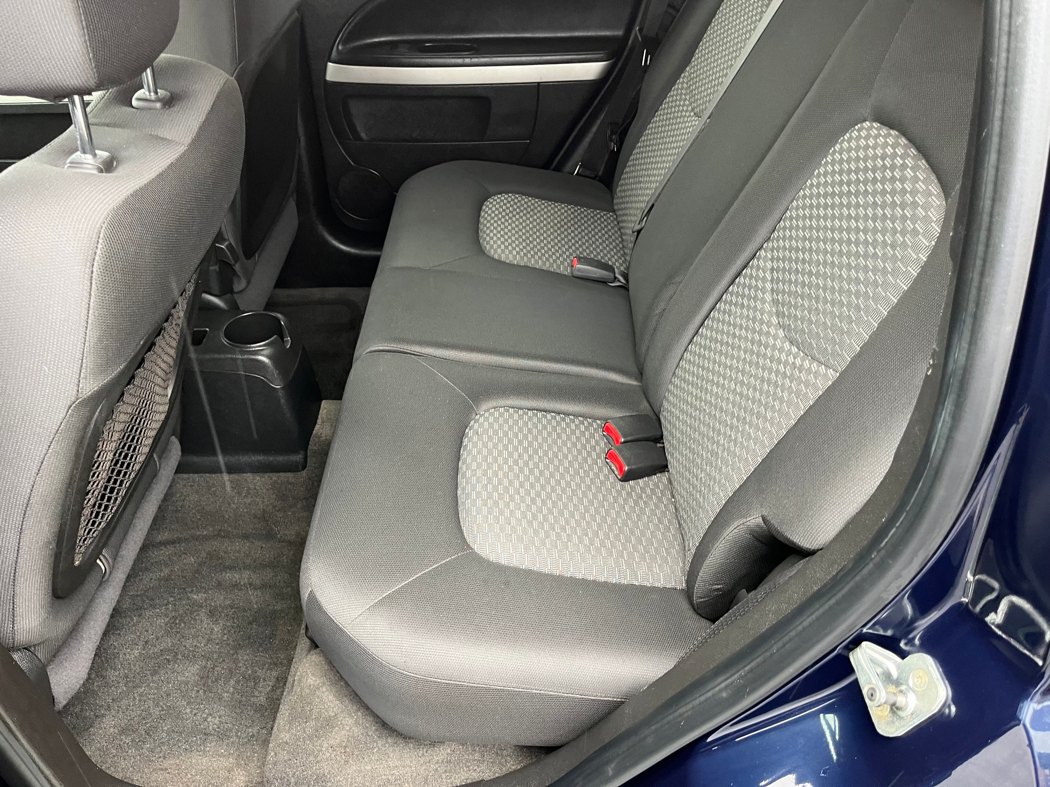 Used 2010 Chevrolet HHR LS FWD image 9