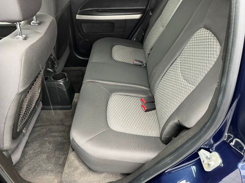 Used 2010 Chevrolet HHR LS FWD image 6