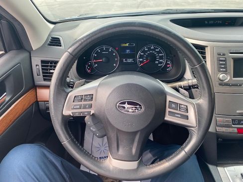 Used 2014 Subaru Outback 2.5i Limited AWD/4WD image 10