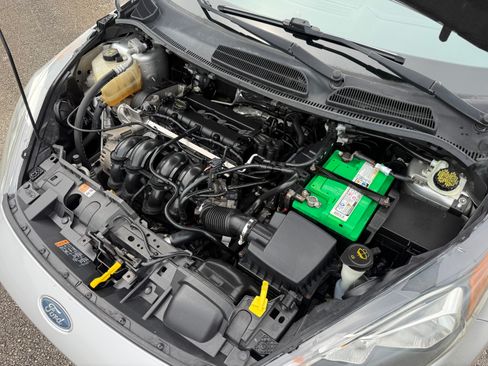 Used 2014 Ford Fiesta SE FWD image 22