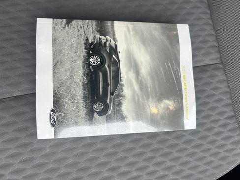 Used 2022 Ford Escape SE image 25