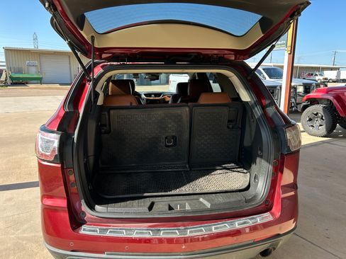 Used 2017 Chevrolet Traverse Premier image 11