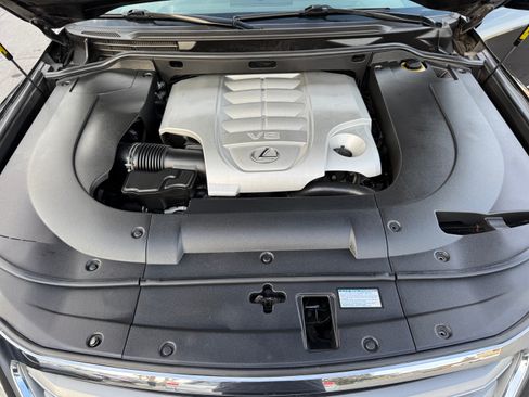 Used 2013 Lexus LX 570 image 37