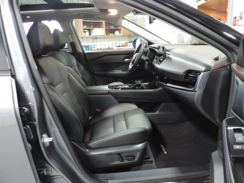 Used 2022 Nissan Rogue AWD SL w/ SL Premium Package image 21