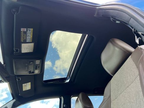 Used 2016 Toyota Tacoma Limited image 24