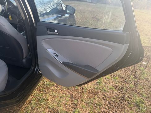 Used 2016 Hyundai Accent SE image 46