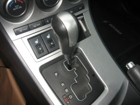 Used 2010 MAZDA MAZDA3 s image 12