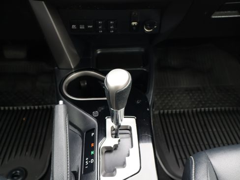 Used 2016 Toyota RAV4 Limited image 20