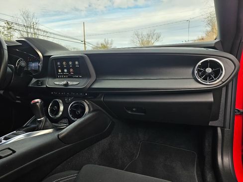 Used 2021 Chevrolet Camaro LT1 image 25