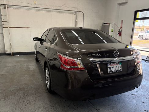 Used 2015 Nissan Altima 2.5 S FWD image 6