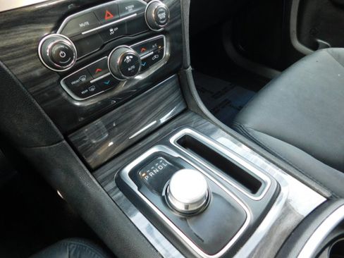 Used 2021 Chrysler 300 Touring image 20