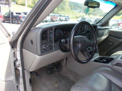 Used 2005 Chevrolet Tahoe 4WD image 6
