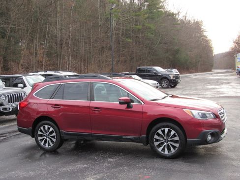 Used 2017 Subaru Outback 2.5i Limited image 13