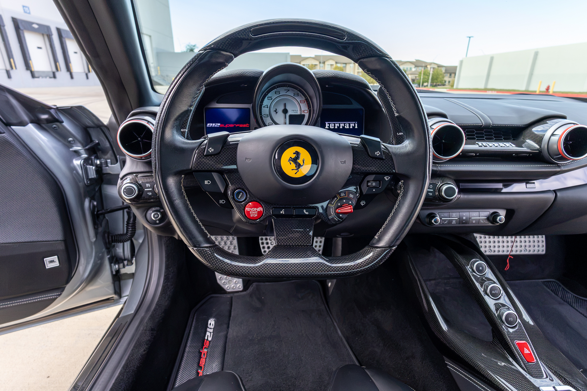 Used 2018 Ferrari 812 Superfast RWD image 32